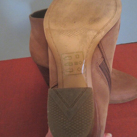 Aldo Naedia Suede Ankle Booties, Double Zipper Light Brown Suede - Picture 8 of 9